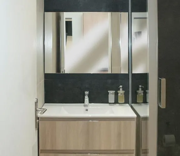 1 Opera - Modern Fully Furnished Lägenhet *