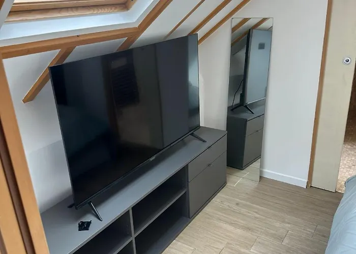 1 Opera - Modern Fully Furnished