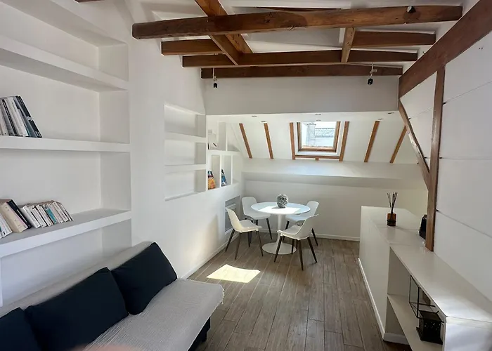 1 Opera - Modern Fully Furnished Lägenhet