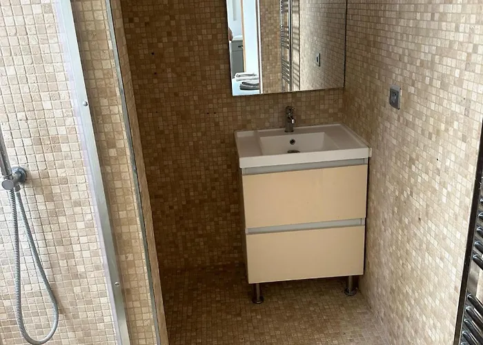 1 Opera - Modern Fully Furnished
