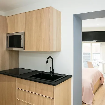 1 Opera - Modern Fully Furnished *