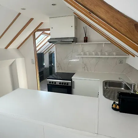 1 Opera - Modern Fully Furnished *
