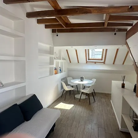 1 Opera - Modern Fully Furnished Apartman