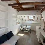 1 Opera - Modern Fully Furnished Apartament