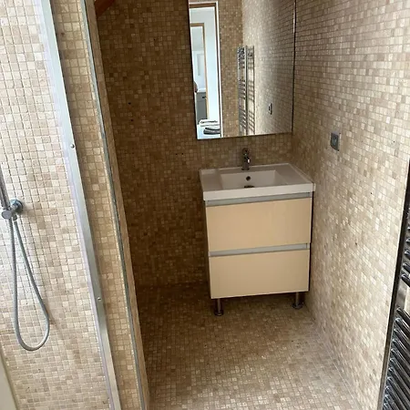 1 Opera - Modern Fully Furnished